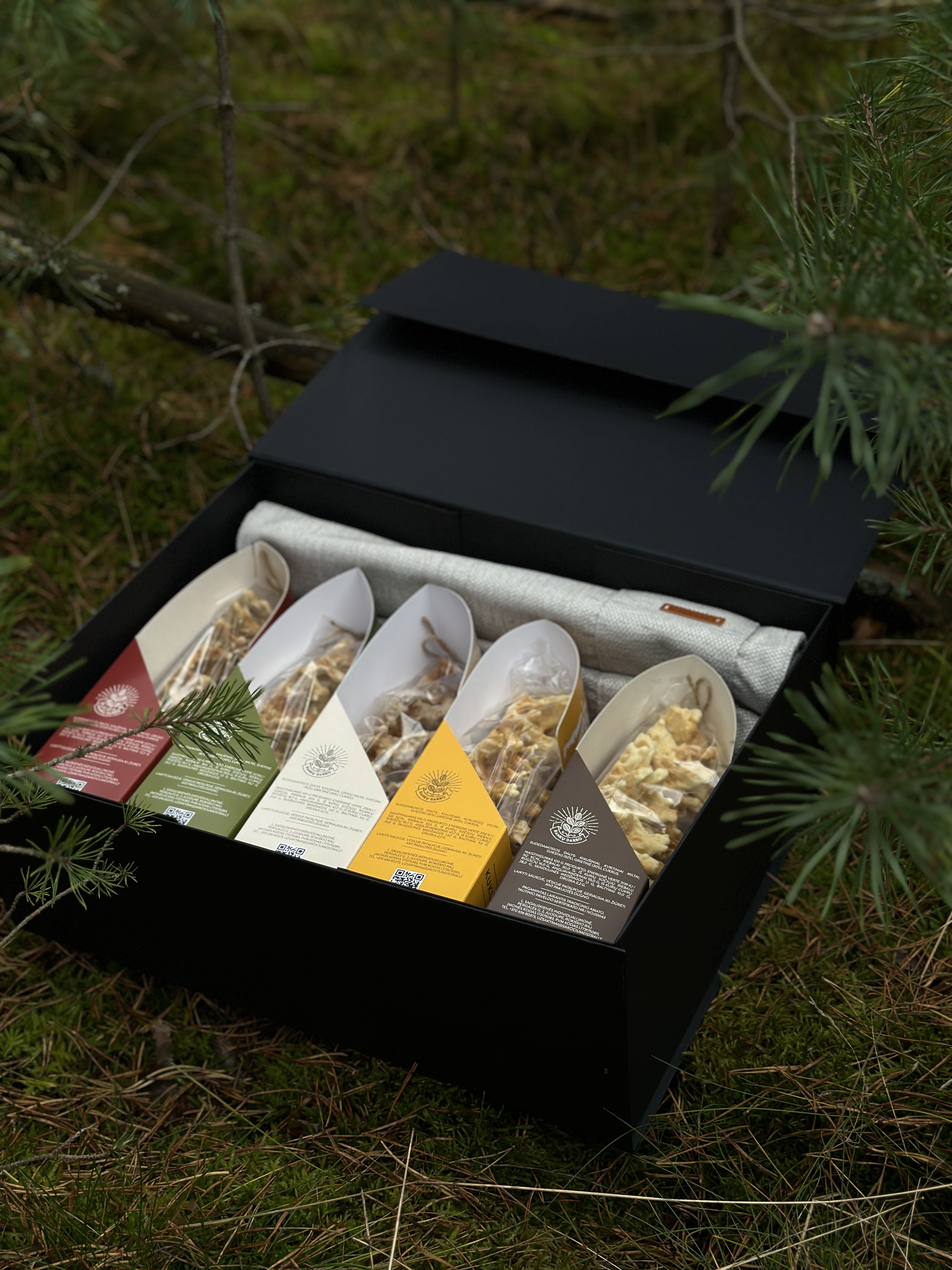 Rinkinys Šakotis x5 ir Linum Lenis stalo padėkliukai